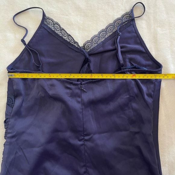 Urban Outfitters UO MARGAUX SATIN WRAP SLIP DRESS IN NAVY Medium - Picture 4 of 5